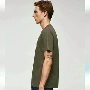 Men's Cotton Brand Green T-shirt -  size Medium